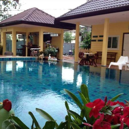 Pius Place Pattaya Exterior photo
